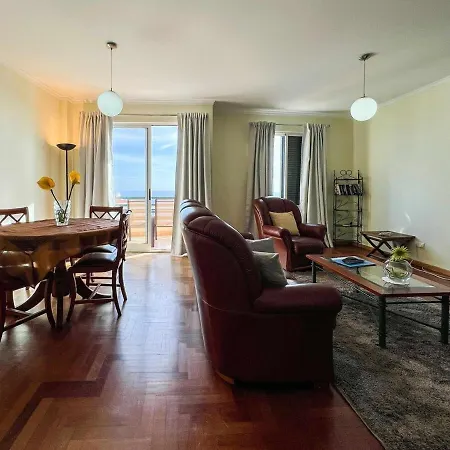 Terrace - Amazing Views Of Town Garajau