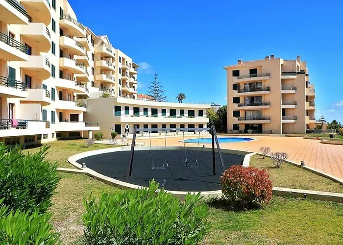 Terrace - Amazing Views Of Town Garajau